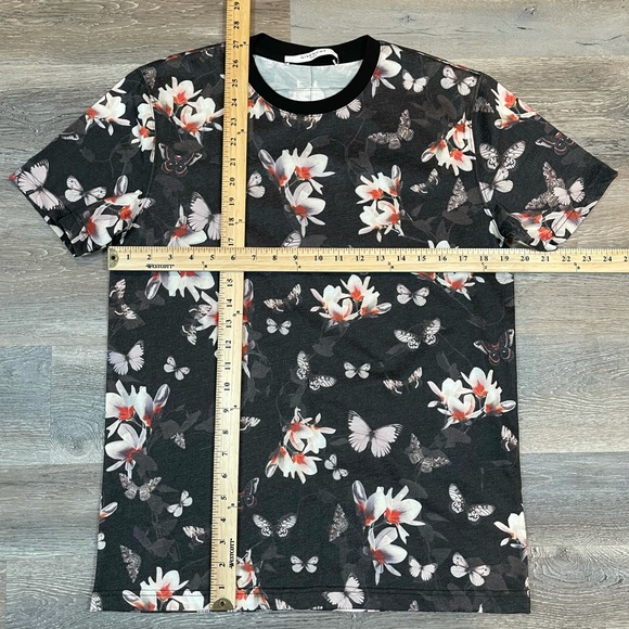 Givenchy Mens TShirt XL Tee Flowers W/ Butterflies - Picture 7 of 7